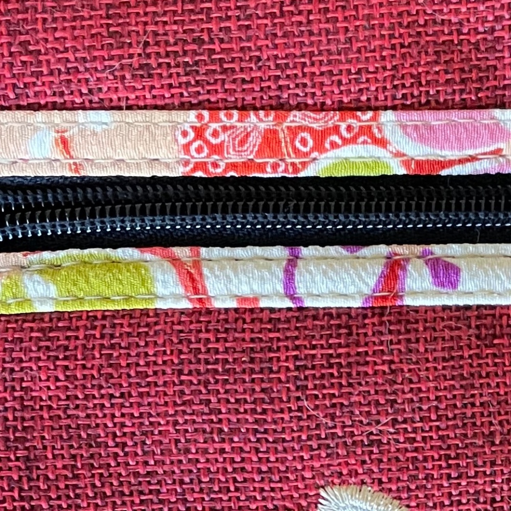 PRICE DROP! NWT  Boho canvas shoulder bag with floral appliqués - Picture 6 of 16